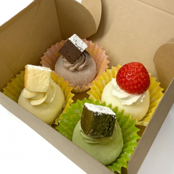 【期間限定】いちご大福（緑茶付き）を開く