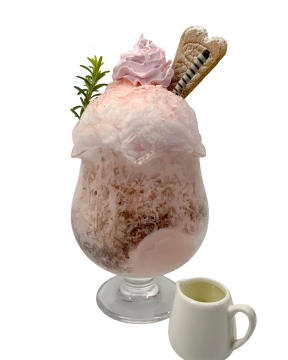 【数量限定1000円】桜餅と北海道小豆のかき氷を開く