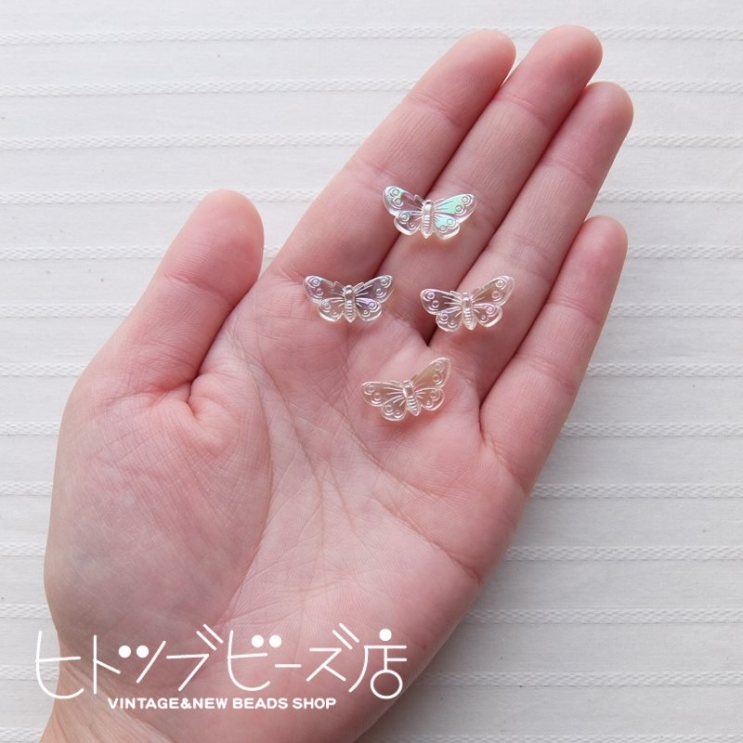 蝶々のドイツ製のヴィンテージビーズ