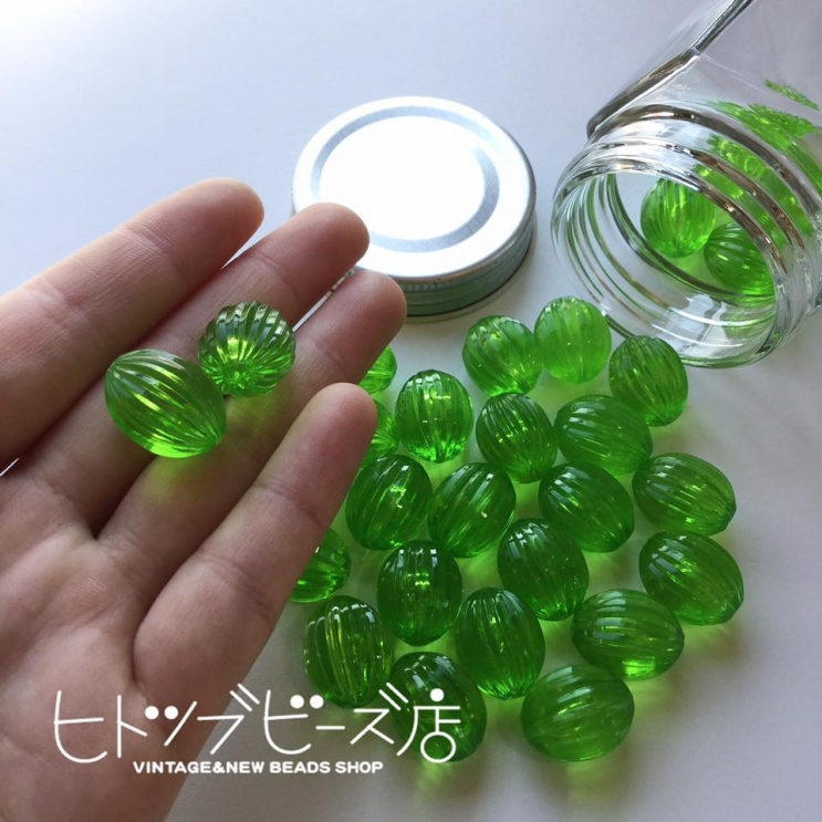 アクリルビーズ