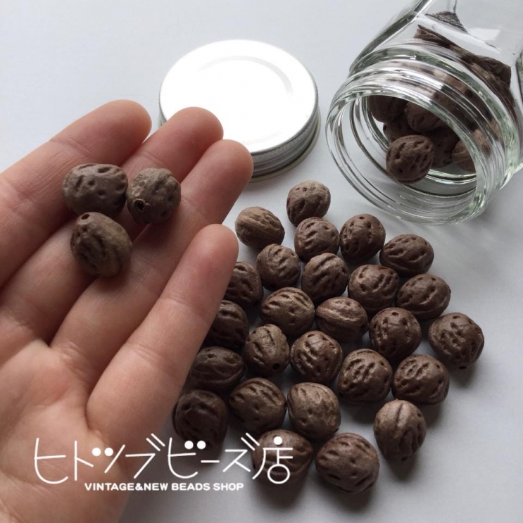 胡桃みたいなビーズ