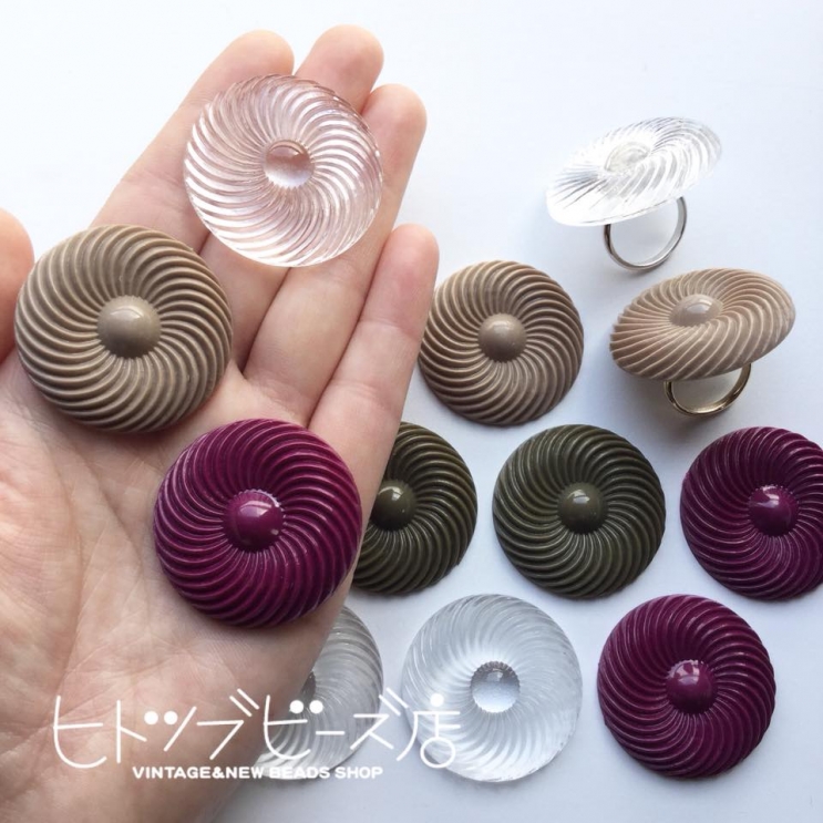 クルクル模様のドイツヴィンテージの大きめカボション