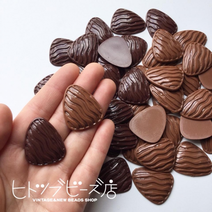 ドイツヴィンテージのアクリルカボション