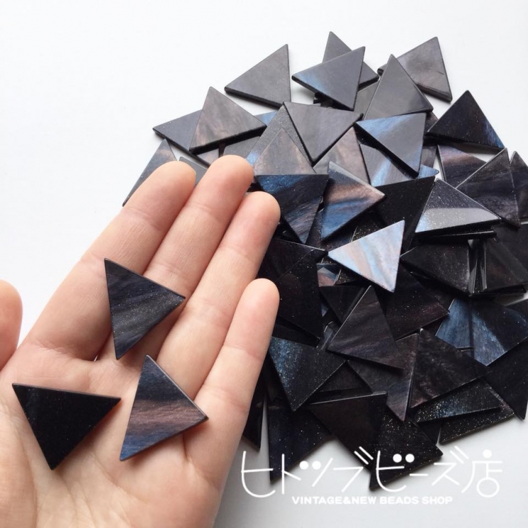 三角形カボション