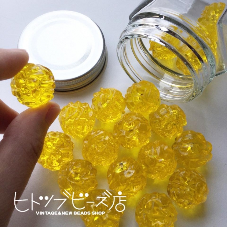 キャンディみたいな黄色のビーズ