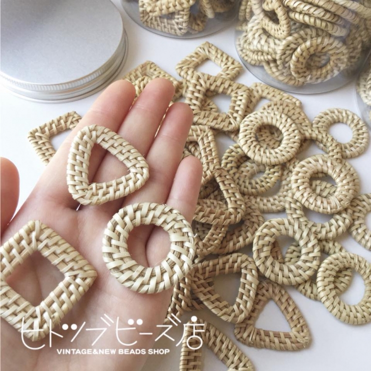 ラタンのパーツ