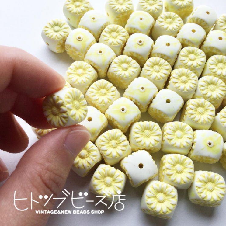 ドイツヴィンテージキューブビーズ