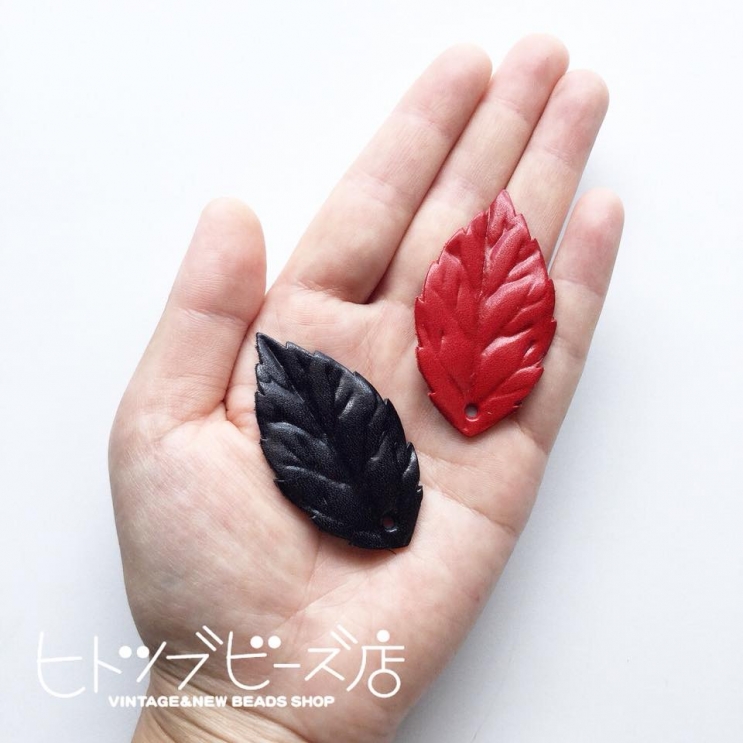 本革葉っぱ