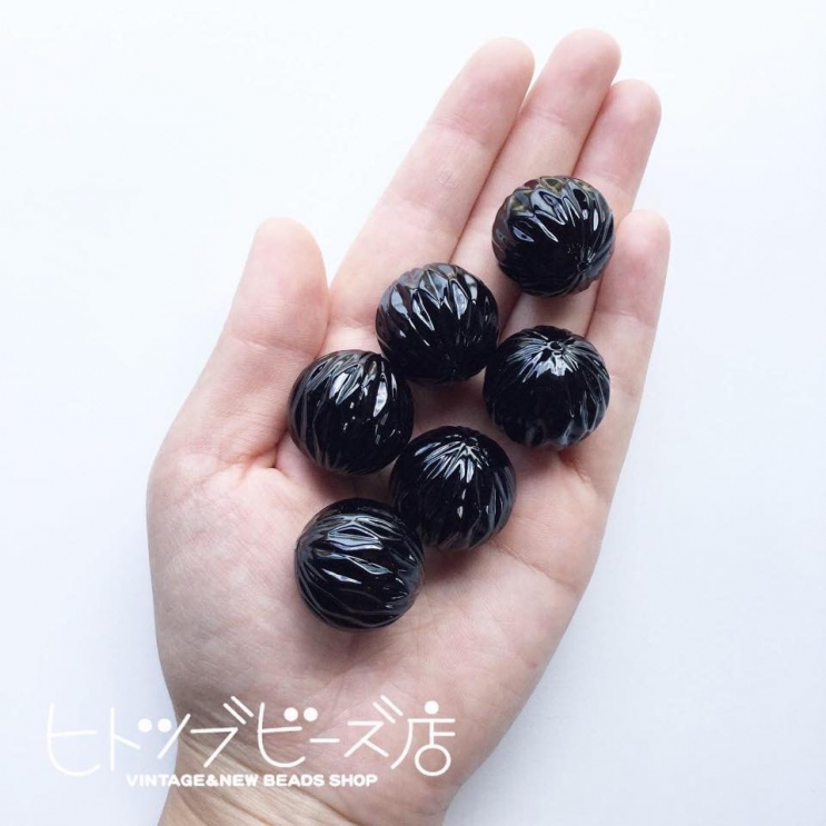 ピンポン玉ビーズ