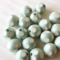 スペインの水玉ウッドビーズ