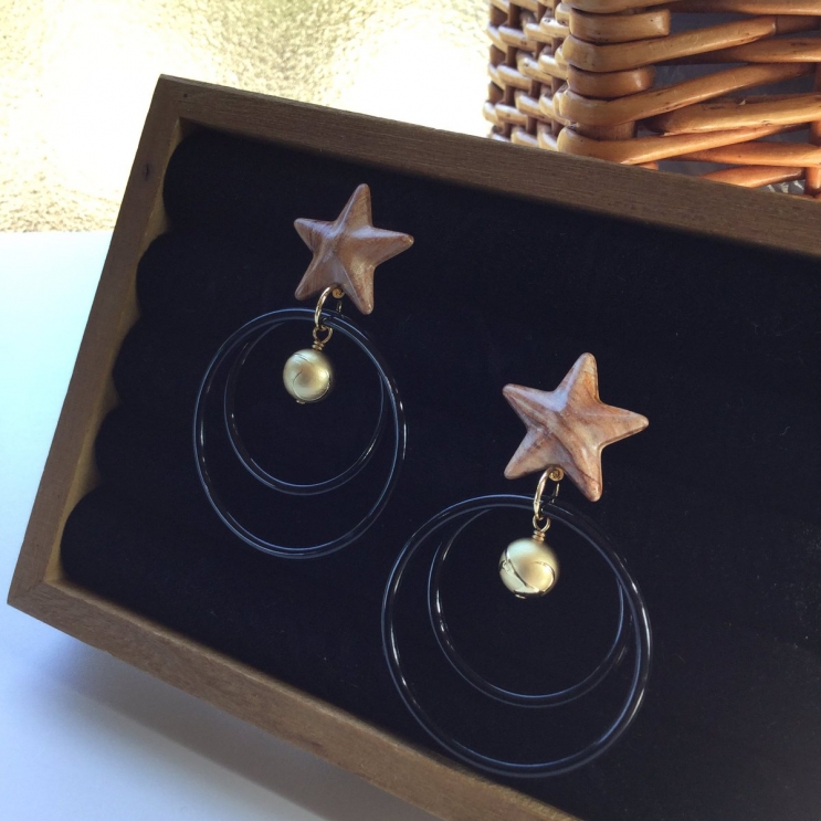 星のイヤリング