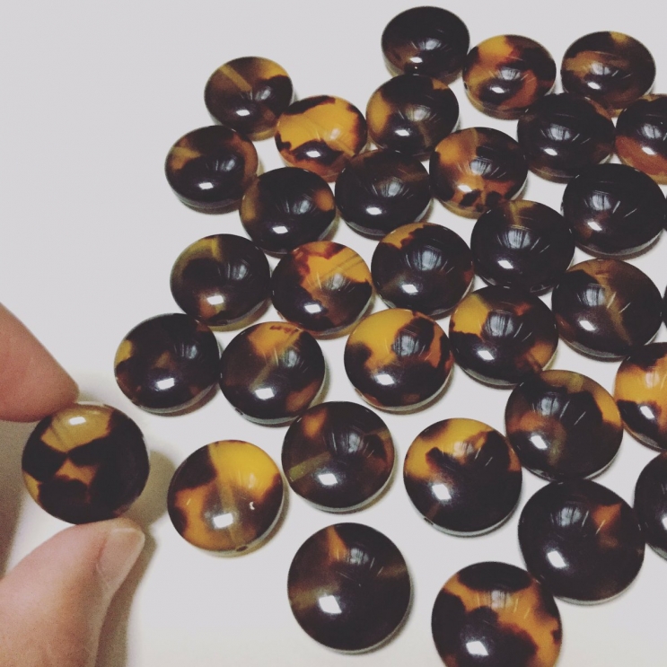 丸みのある平ためビーズ