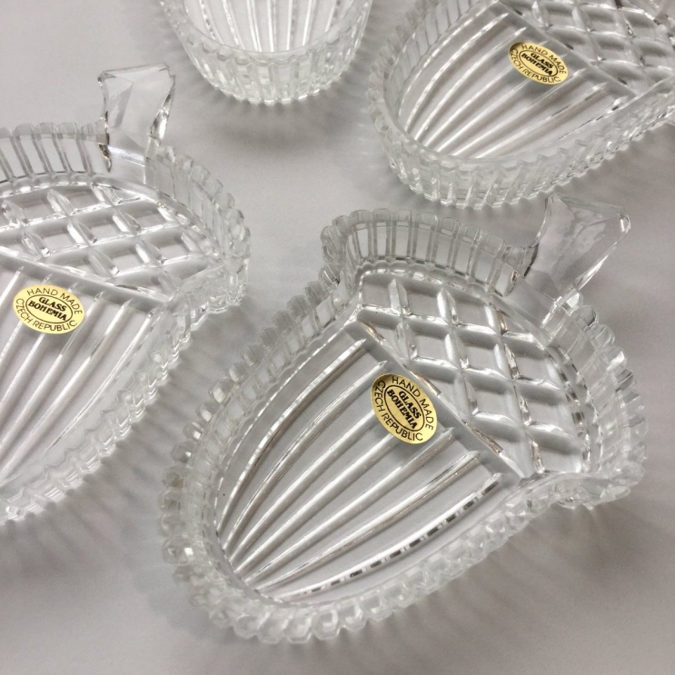 チェコ製の小さなガラストレイ