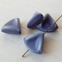 西ドイツ製 ルーサイト扇形ビーズ