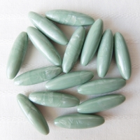 細長ライスビーズ