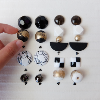 モノトーン×ゴールドのビーズとカボションのセット