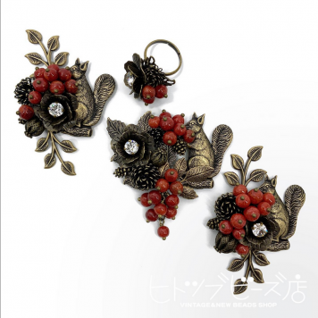 店主の作ったアクセサリー